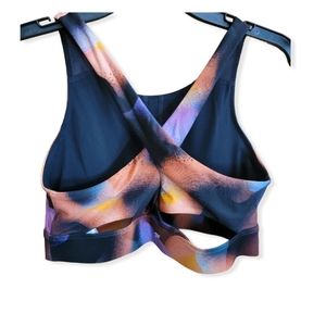 Fabletics NWT No Bounce sports bra.  Sold out size Med!  Meltdown color!